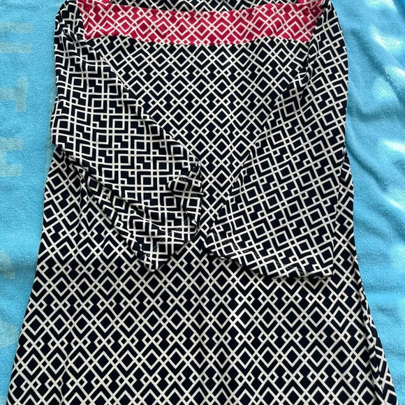 Donna Morgan Shift Dress - Size 8 - Black and White with Red and White EUC - Picture 8 of 8
